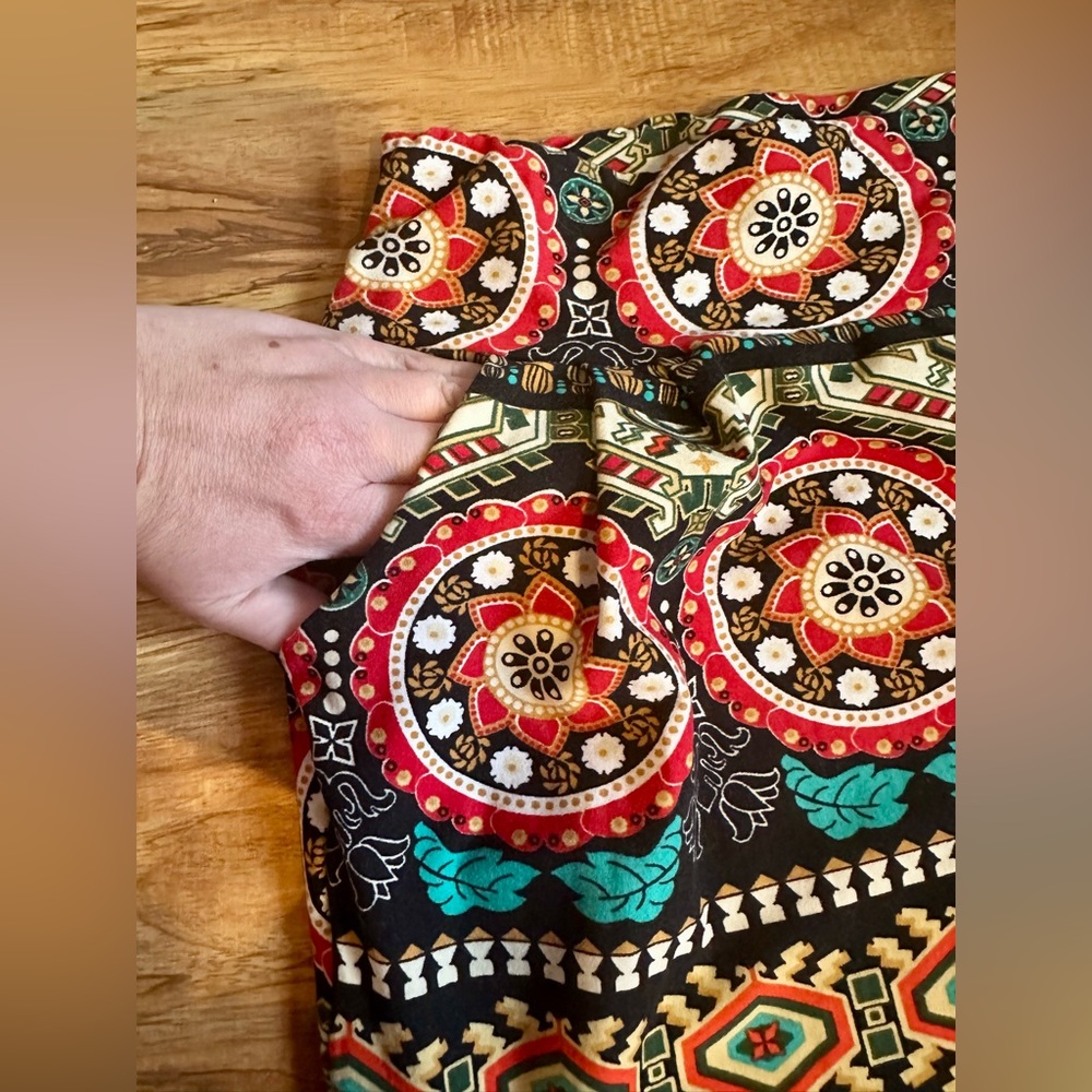 WinWin Multicolor Patterned Joggers - Picture 2 of 7